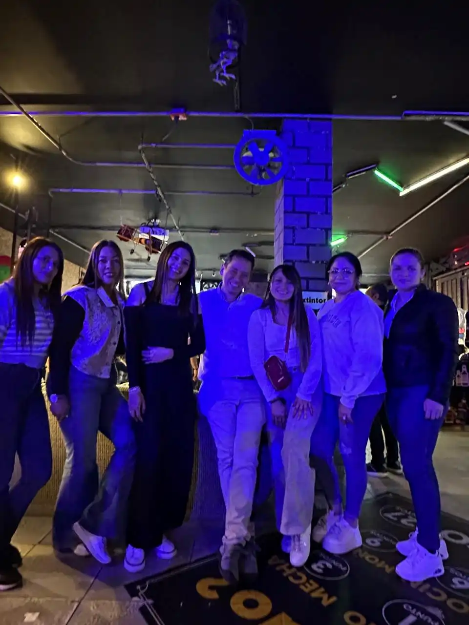 Grupo de personas disfrutando